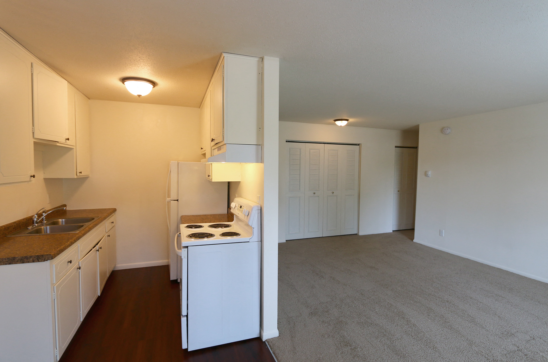 Cedar Manor Apartments Image 1